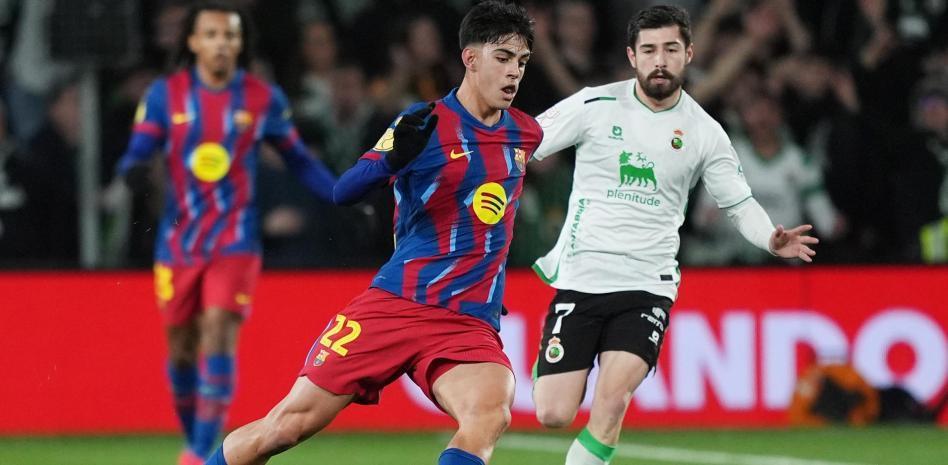 开云官网-世体：卡萨多和贝尔纳尔愿意替补，他们对巴萨来说至关重要